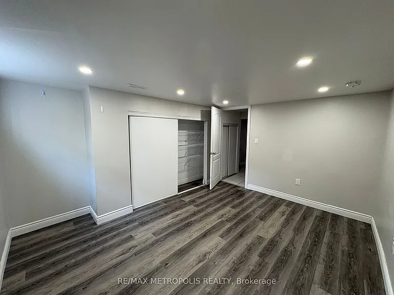 44 Endeavour Dr #BASEMENT — Photo 5