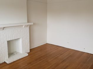 903 W Irving Park Rd #3, Chicago, IL 60613