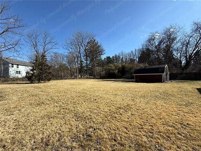 675 Wright St — Photo 36