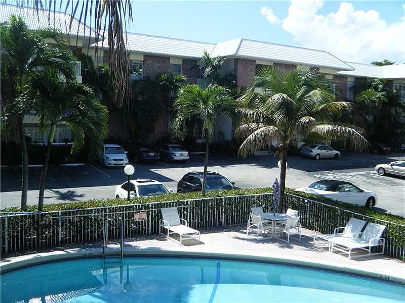 2nd image of 2424 SE 17th St APT B214