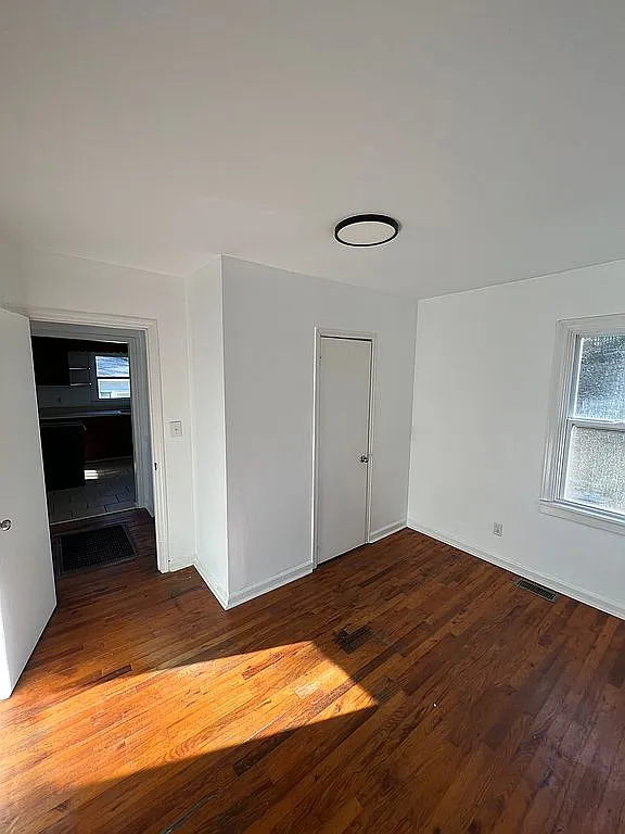 113 Central Ave photo 1