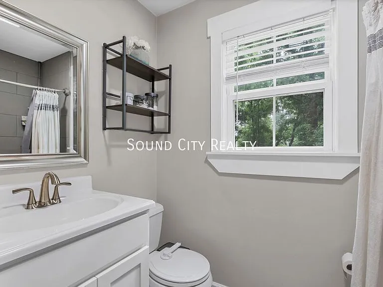 2929 Emery Dr — Photo 14