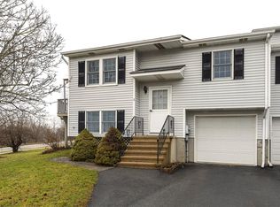 2 Hemlock Ct, Fishkill, NY 12524
