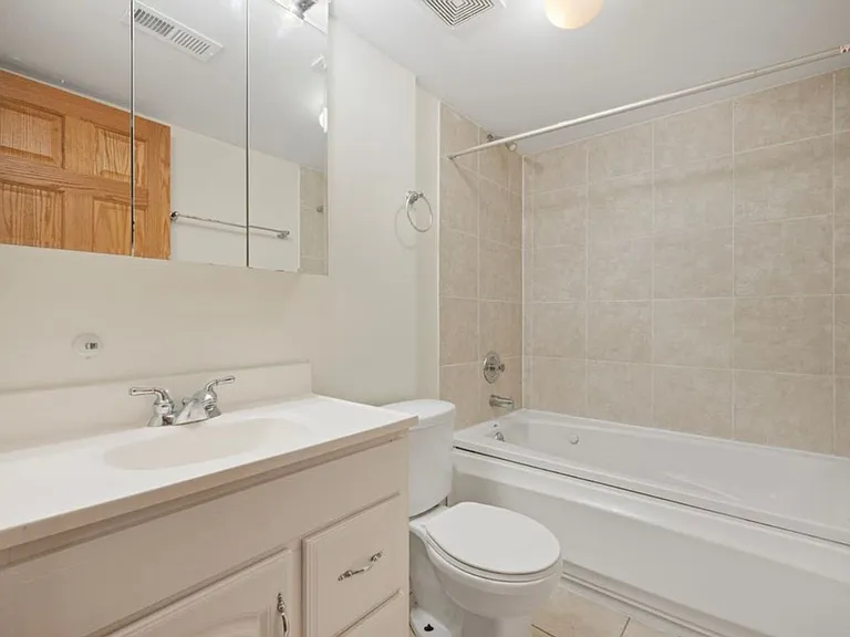 1167 E 61st St #2 — Photo 14