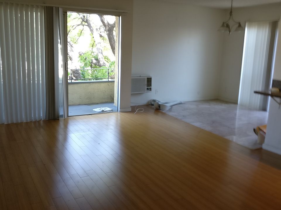 2nd image of 430 S St Andrews Pl APT 215