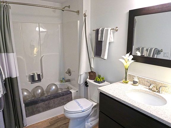 4th image of 409 Gethings Cir #409