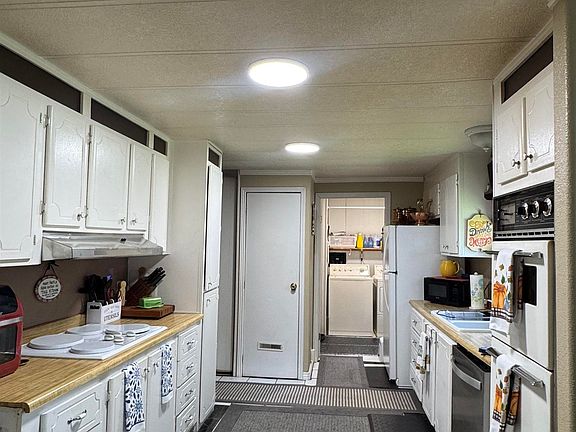 5th image of 1200 S Artesian Rd Space 36