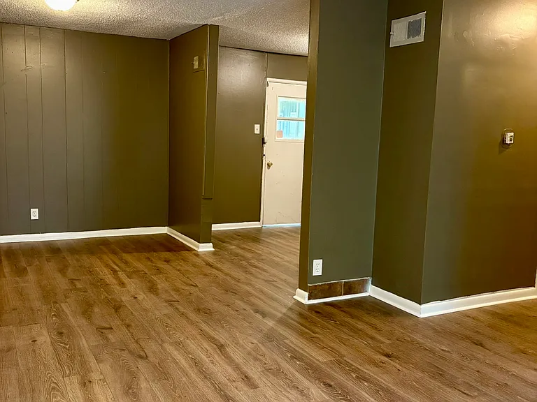 2801 Beatty St — Photo 3