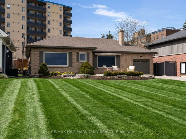 68 Kempenfelt Dr, Barrie, ON L4M 1C1