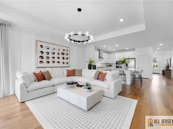 3 Wembley Ct, Monroe Township, NJ 08831