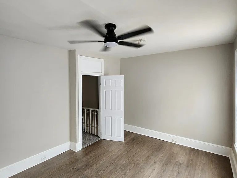 302 N Lombard St — Photo 15