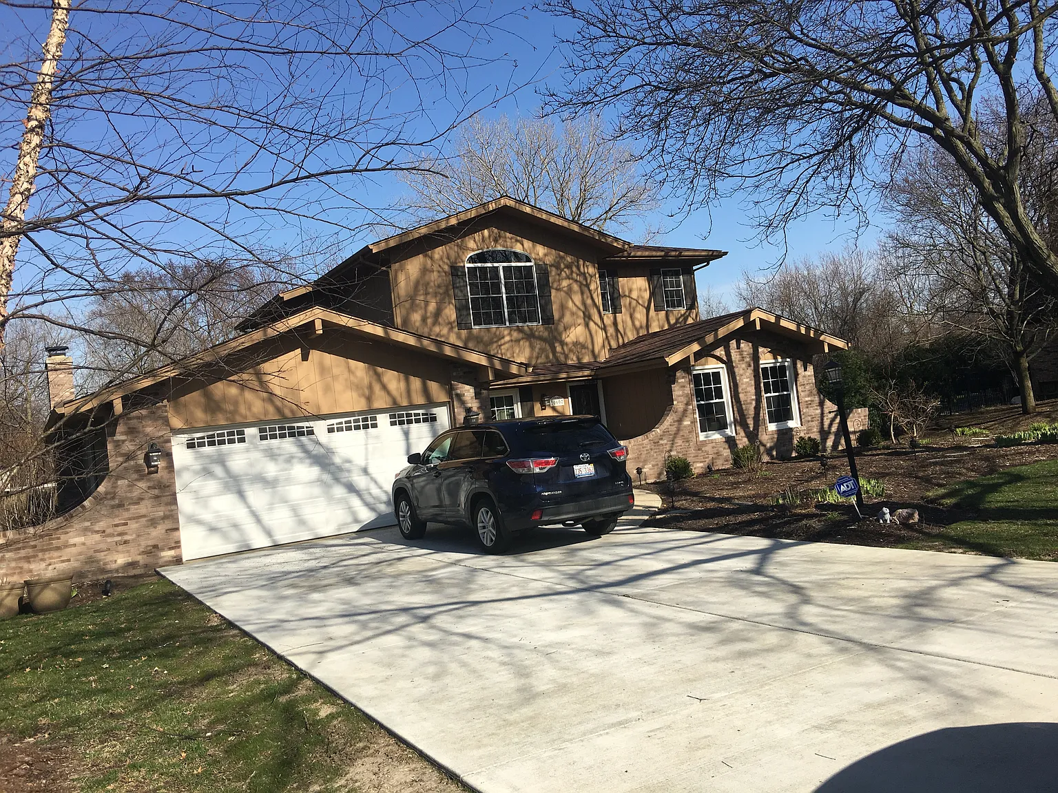 10S607 Glenn Dr photo 1