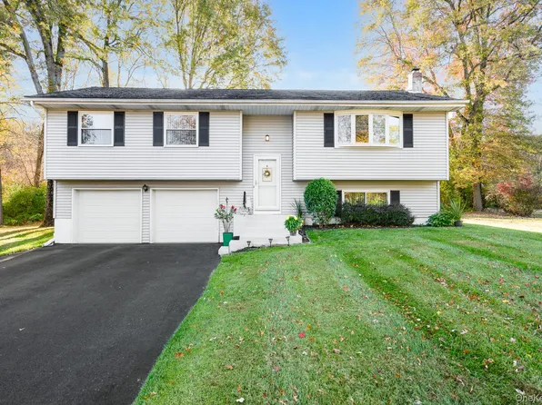 8 Nicole Drive, Wappingers Falls, NY 12590