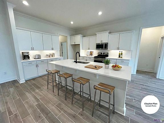 3rd image of 604 Elk Rdg