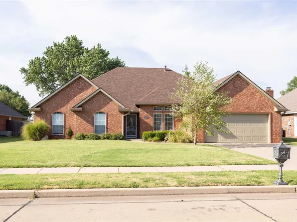 2025 Huntington Pl, Ponca City, OK 74604