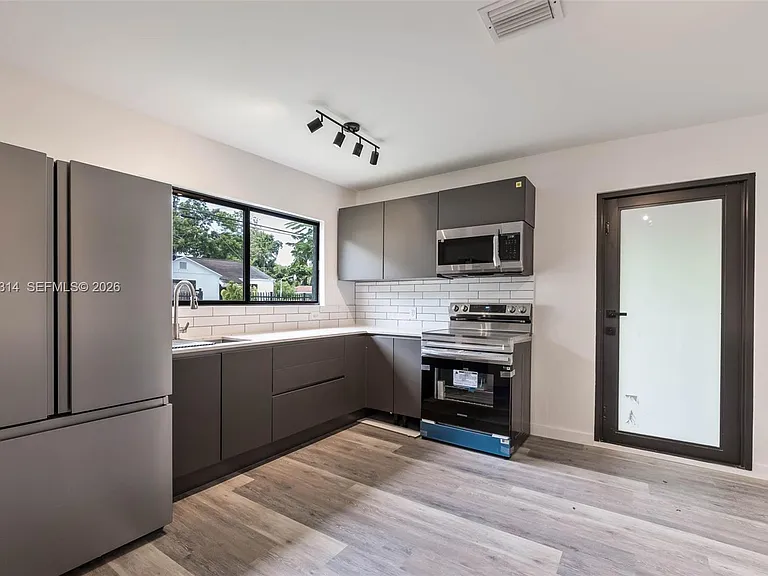 25 NW 78th St #1 — Photo 4