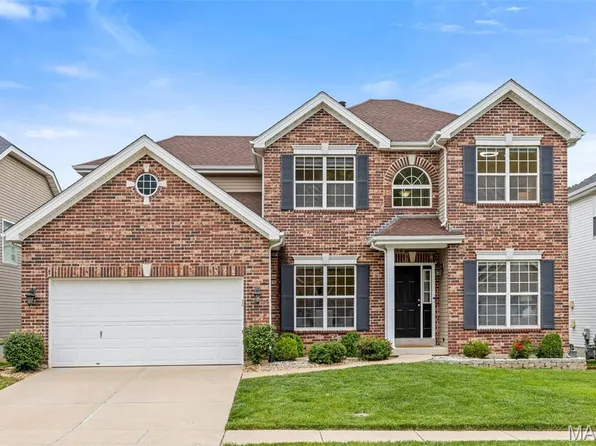 1417 Red Oak Plantation Dr, Ballwin, MO 63021