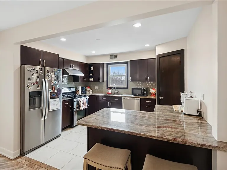 6534 W Montrose Ave #3W — Photo 8