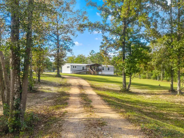 63 Sweet Home Ln, Poplarville, MS 39470