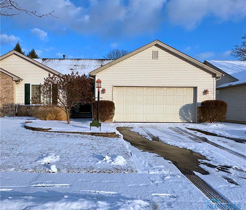 1st image of 563 Crystal Lake Dr
