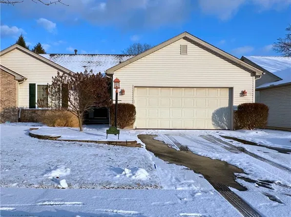 563 Crystal Lake Dr, Holland, OH 43528