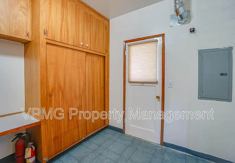 705 NE 94th Ave — Photo 16