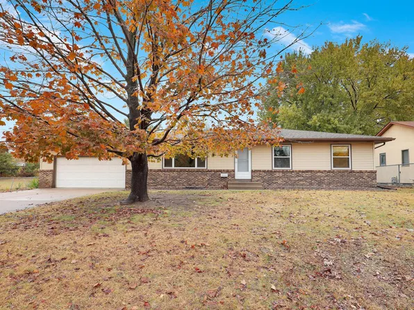 407 Belmont Ln E, Maplewood, MN 55117