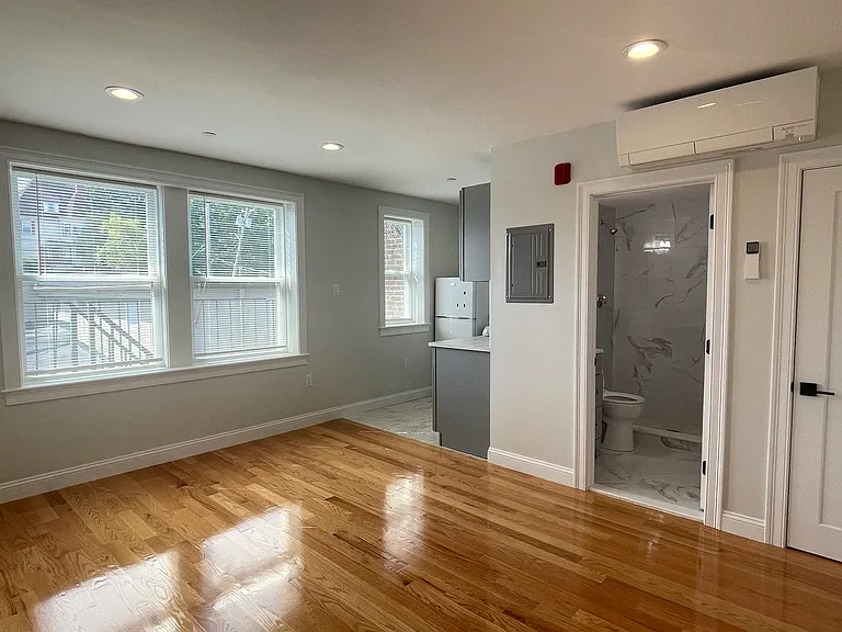325 Newport Ave #34 — Photo 1