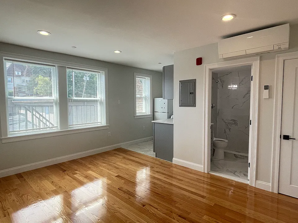325 Newport Ave #34