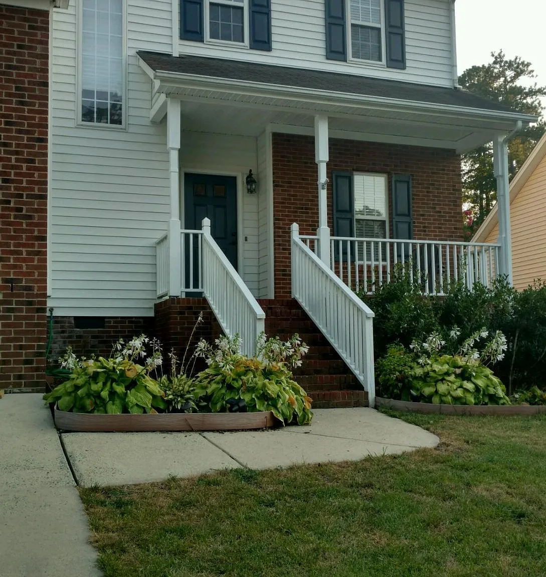 3 bed, 2.5 bath, 1833 sqft, $2,500 — Photo 1