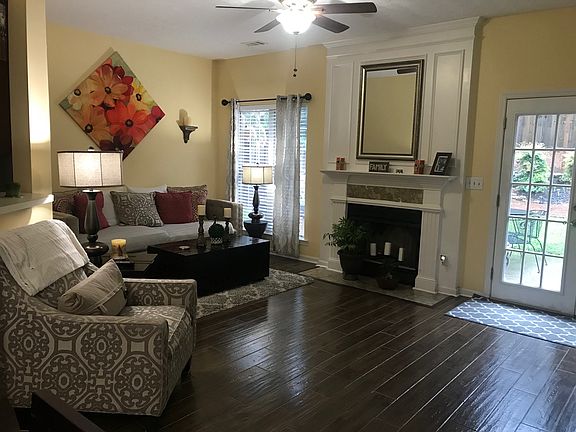 2nd image of 4012 Oak Glenn Dr