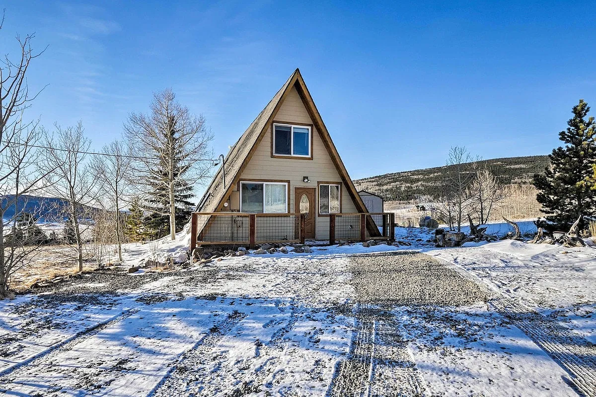 890 Sheep Ridge Road — Photo 4
