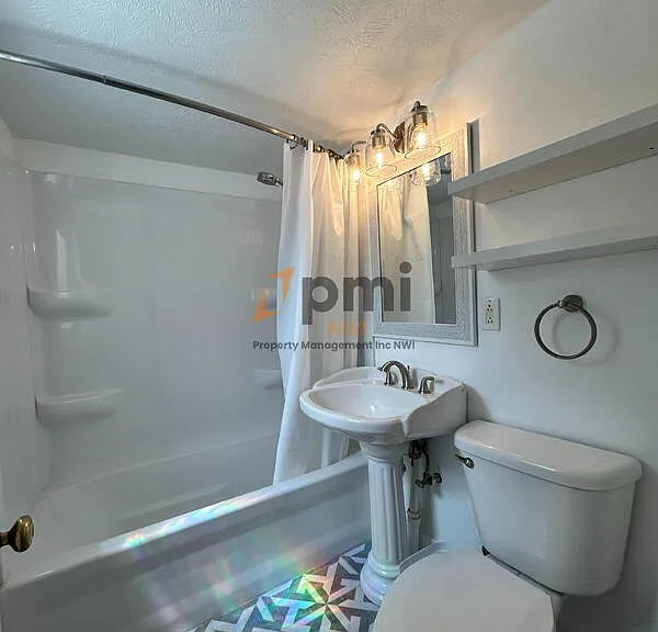 1101 Manhattan St #UPPER — Photo 6