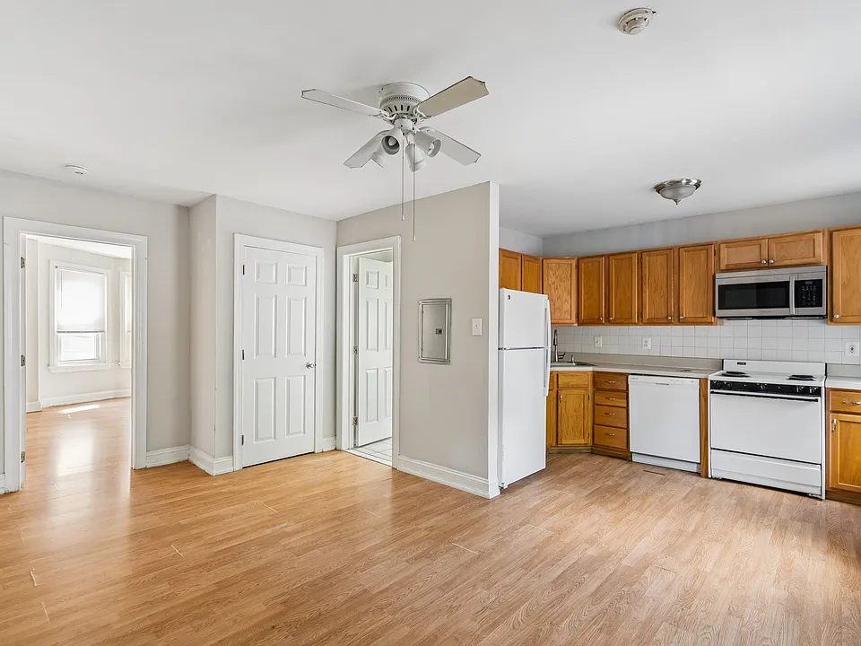4161 Ridge Ave #3R