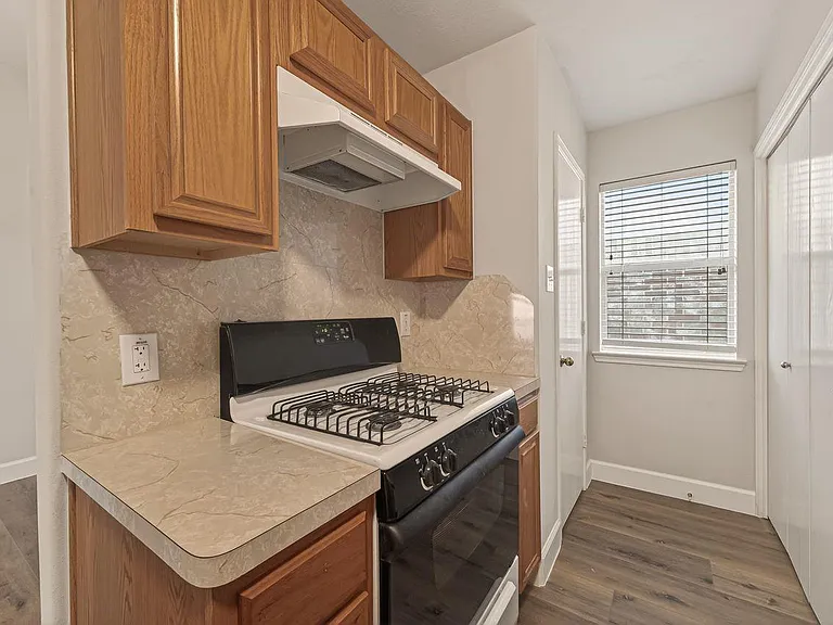 6739 Windy River Ln — Photo 12