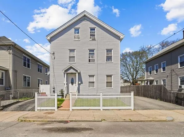 12 Gooding St, Pawtucket, RI 02860