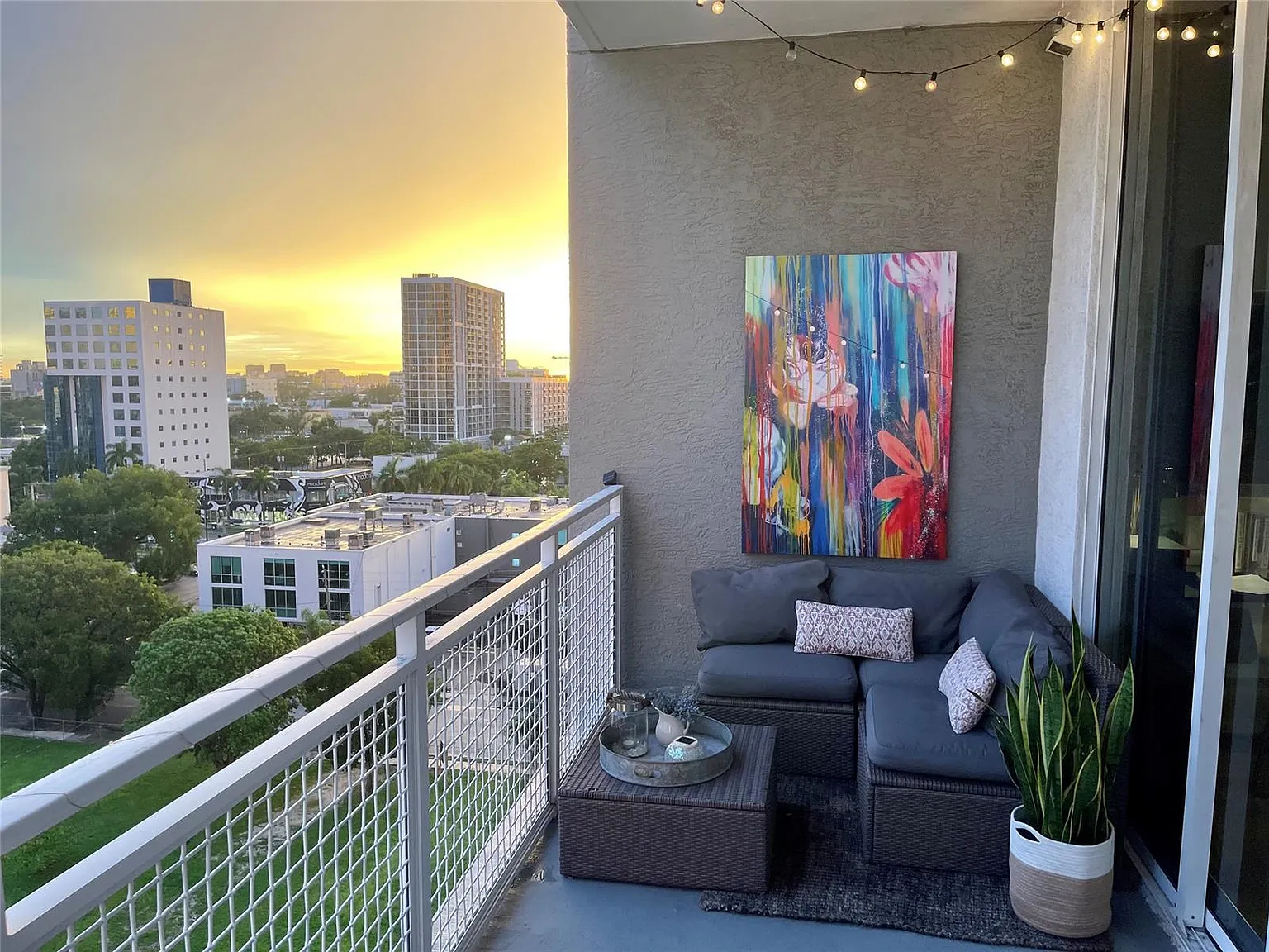 2 bed, 9998 sqft, $3,400 — Photo 2