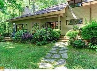 6037 Woods Ct, Cumming, GA 30040