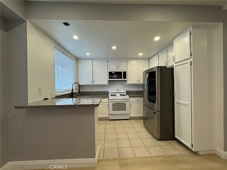 7430 Corbin Ave #9 — Photo 5