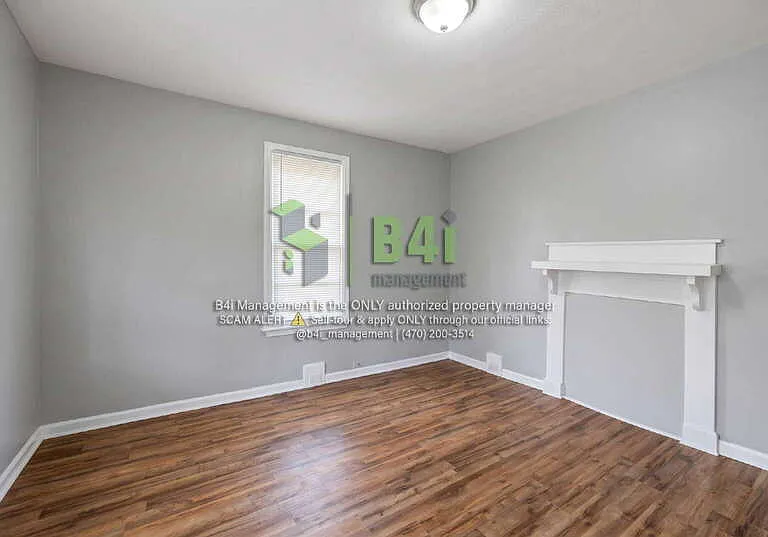 560 Radcliff Ave — Photo 9