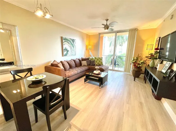 651 Okeechobee Blvd APT 206, West Palm Beach, FL 33401