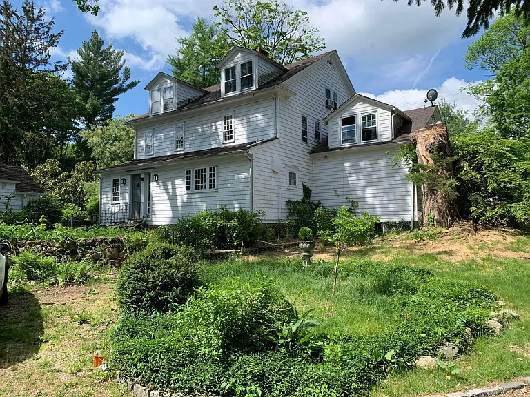 1709 Newfield Ave #A — Photo 4