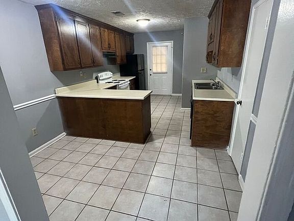 4th image of 526 Haygood Ct