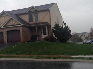 32 Hawk Ln, Ephrata, PA 17522