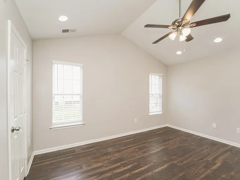 1038 Counselors Dr — Photo 9