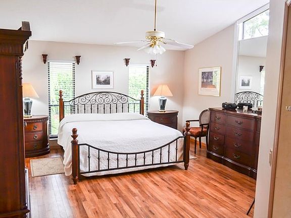 5th image of 212 Brynwood Ln