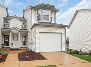 1476 Whispering Creek Dr, Ballwin, MO