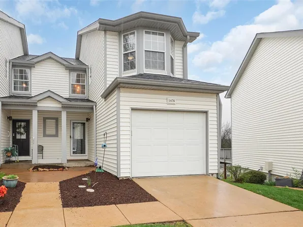 1476 Whispering Creek Dr, Ballwin, MO 63021