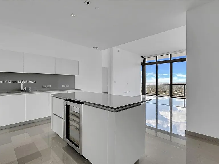 Spacious kitchen