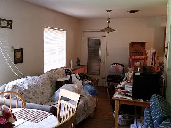 5th image of 900 N Hart Blvd